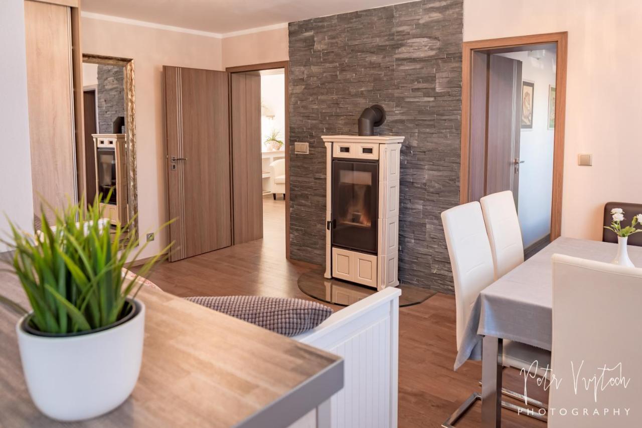 Apartman Na Lipne Frymburk Eksteriør billede
